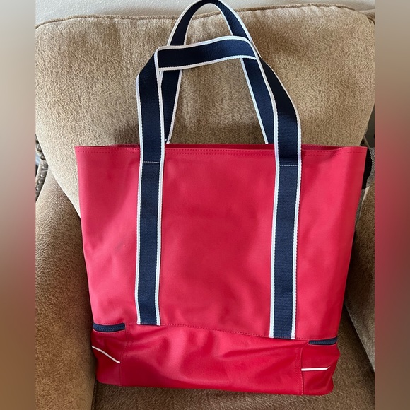 Brand new Vineyard Vines large tote. - Picture 2 of 6
